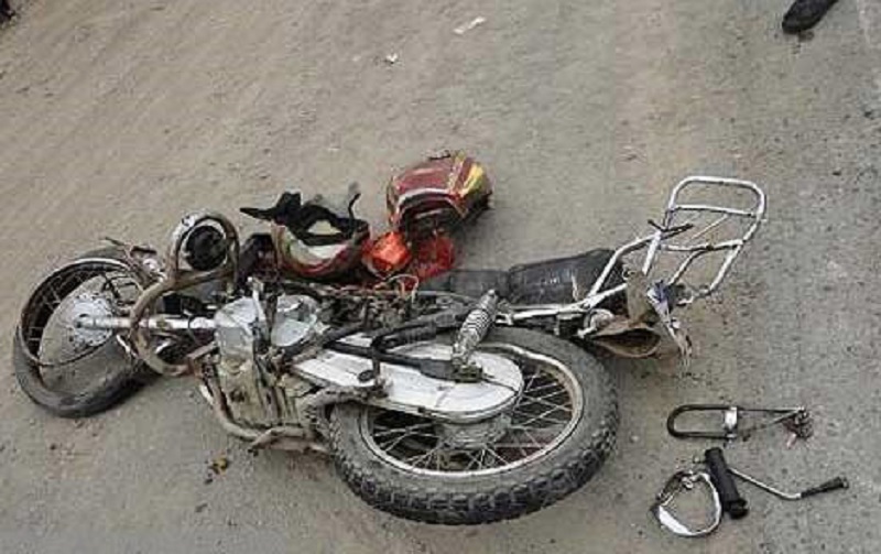 لیز بودن معبر امام علی موتورسیکلت ها را واژگون کرد